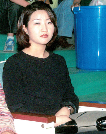 검찰, 노정연 씨 징역 6월 구형…눈물참던 노 씨, 남편 최후변론에 눈물