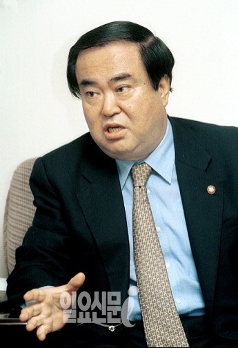 "대선평가는 김한길, 정치쇄신은 문재인" 문희상 비대위원장, 역할 분담 통한 위기 수습안 제시