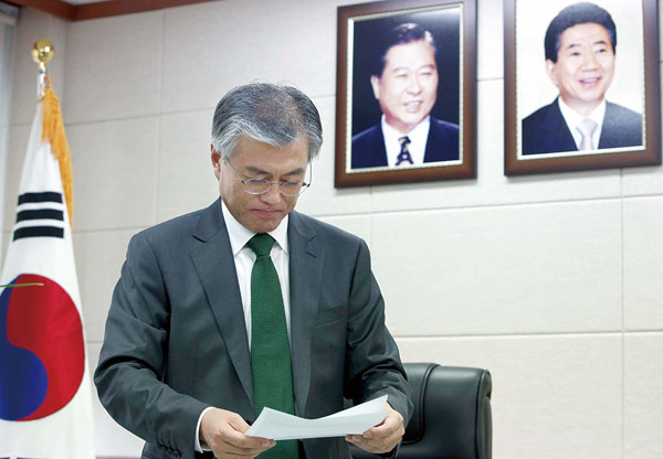 문재인 "대선 수개표, 바람직하지 않은 일"...재검표 가능성 사실상 종료
