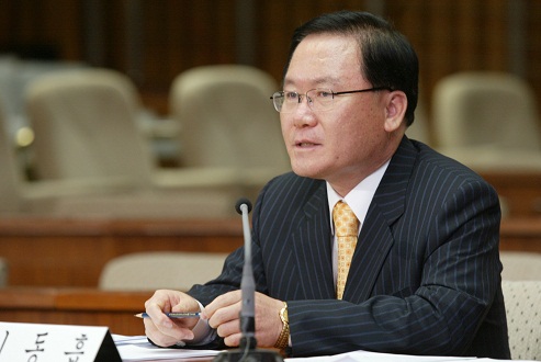 이동흡 헌재소장 후보자 인사청문회 이틀째…특정업무경비 횡령, 항공권 깡 등 공방 예상
