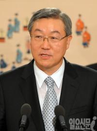 김성환 장관 "통상교섭 기능 이전 부적절", 박근혜에 반기