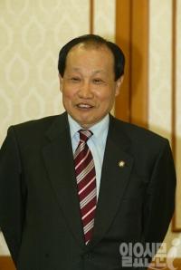 야권, 이경재 신임 방통위원장 임명 놓고 반발 기류 확산 "방송 중립 훼손될 우려"