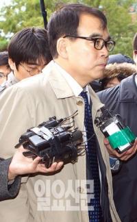 '10억대 수뢰 의혹' 김광준 전 부장검사, 부인 사망으로 구속집행정지