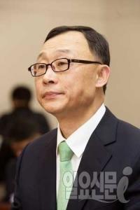 채동욱 검찰총장 '혼외아들' 의혹 진실게임 넘어 법정공방 확전