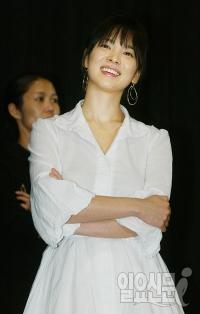 송혜교 사칭 SNS 주의보 "기자들과도 친구 맺어…사태 심각"