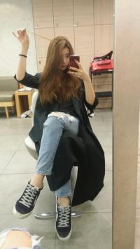 수지 거울셀카, 성준 열애설 후 더 물오른 미모…"커플링은 여전?"