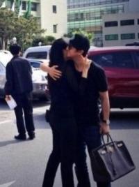 신현준 아내 보호, 사진 찍힐까봐 얼굴가리며 '애지중지'