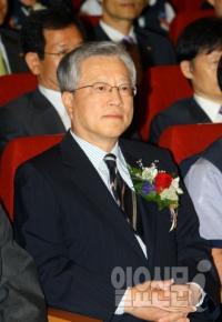 이석채 KT 회장 12일 사표 제출할 듯