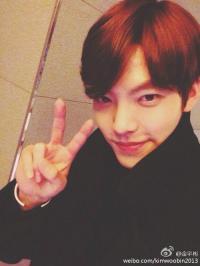 김우빈 중국 SNS 팔로워 100만 돌파..“영광스럽고 기쁘다”