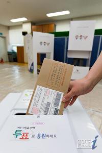 6.4 지방선거 오전 9시 잠정 투표율 9.3%…사전투표율 합산시 20% 돌파