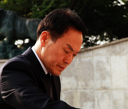 야당 시의원, '공무원 자살' 이필운 안양시장 공개사과 요구
