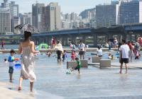 서울 폭염, 더위 식히는 물놀이