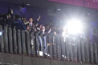 북한 선수들에 손 흔드는 북 최고위급 참석