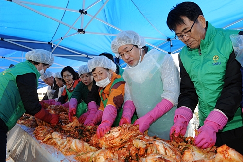 수원시, 새마을 김장나눔 행사 성료