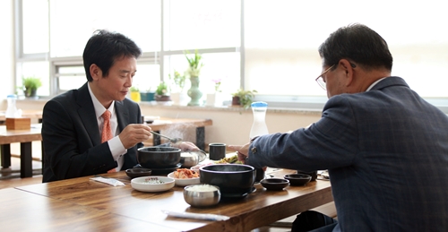 경기도-의회-교육청 상생협력 합의문 체결 연기