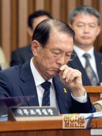 갑옷 두른 청와대? 김기춘 비서실장 근황만 물어도 '철벽방어' 왜