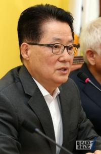 박지원 '당·대권 분담론' 강조...문재인 불출마 압박