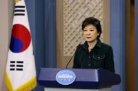 박대통령 찌라시 논란 언급 "찌라시 얘기에 나라 전체가 흔들"...청와대 참모진 문책론엔 함구