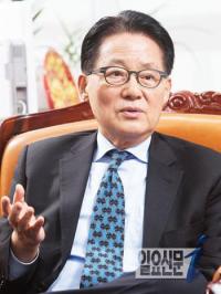 기업인 가석방 논의 확산, 박지원 "기업인 불이익 주는 것도 나쁘다" 