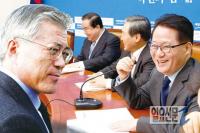 새정치 전대 '양강' 문재인 박지원, 나란히 무등산 방문 '기싸움' 