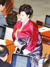 박윤옥 의원 ‘차명 보좌관’ 파문 뜯어보니