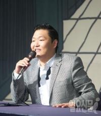 싸이 중국어판 '아버지' 대륙 점령...웃기는 가수 아닌 울리는 가수