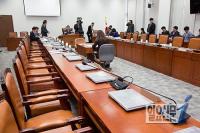 텅 비어있는 정치개혁특별위원회(정개특위) 회의실