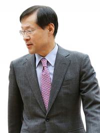 김진태 총장 거취 논란 내막