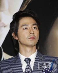 조인성 집에 중국인 극성팬 난입…"한밤중 문 계속 두드려"