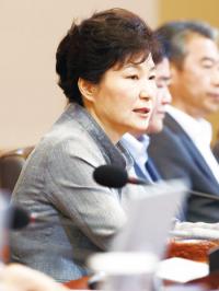 한국사 교과서 국정화 논란 속 박근혜 대통령 미국행 파장