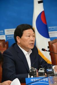 새누리 "강동원 몸에는 종북주사파 피 흘러..석고대죄하라"
