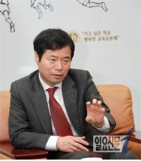전북교육감 “정부 요구대로 따랐다간 재정 거덜난다”