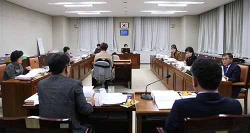 용인시의회 자치행정위원회, 행정사무감사 이모저모