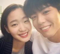 '치즈인더트랩' 김고은, 박보검과 어깨동무하고 '달달' 분위기 "무슨 사이?"