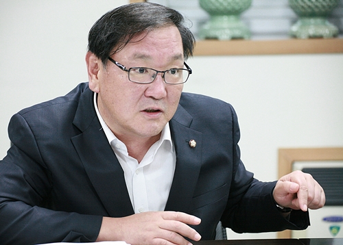 김태년 “박근혜 정부 보육대란 뒷짐 안 돼”