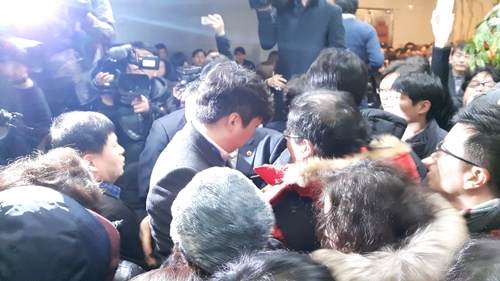 경기도의회 ‘배지 빼고 줄행랑’ 남경필 경기도지사 “여야 대표들 나서야”