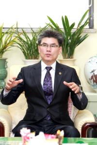 [만나봅시다] 윤태길 경기도의회 새누리당 대표