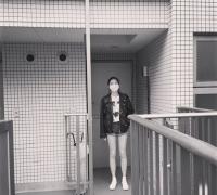 엄현경, 무결점 각선미 포착…"다리 길이, 놀라워"