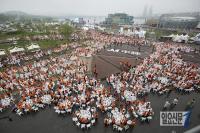중국인 관광객 4000여명 한강서 ‘삼계탕 파티’