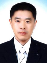 먼 바다로 떠내려가던 성인 2명, 소방관 기지로 목숨 구해