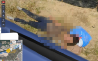 '뜬 눈·벗겨진 바지' 로드뷰 속 수상한 여성의 모습...혹시 숨진 시신?
