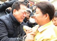 해명 나선 권영진 대구시장,  박대통령 "저와 상인들은 기다린 죄 밖에 없다" 