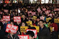 대구촛불 새누리 당사 에워쌀 때, "그들은 '회식' 중"