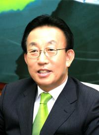 김관용 지사, "새누리당, 기득권 내려놓고 철저한 자기반성 뒤따라야"