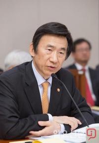 윤병세 장관, 주한 日 대사 초치···일본정부 주한대사 일시귀국 대응인 듯