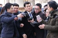 이영선, '최 선생 들어간다' 문자 보내놓고 "최순실 데리고 들어간 적 없어" 위증 논란