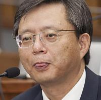 ‘캐치 미 이프 유 캔’…우병우 터는 특검, 아직 ‘결정타’가 없다