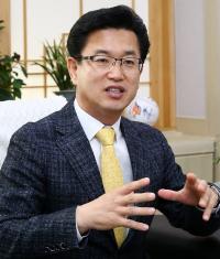 "사람의 삶이 최고 가치, 모든 시작과 끝은 언제나 사람"