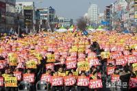 “군산조선소 가동중단 철회하라”…군산서 전북도민 결의대회