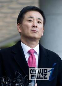 ‘300억 수수혐의’ 특검발표에 박 대통령 측 “위헌적·정치적 특검, 짜 맞추기 수사” 반발